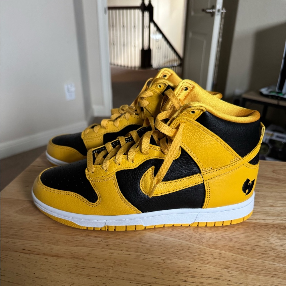 Nike Limited Edition Wu-tang dunks size 8 1/2 men’s